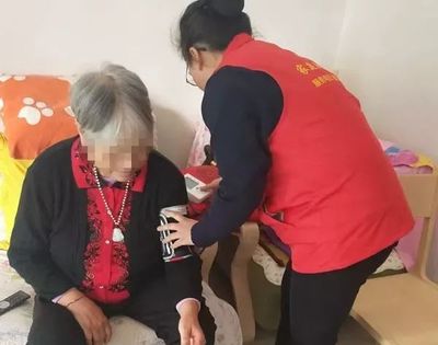 責任鄭醫 義診急救進萬家，健康知識暖人心——是責任更是擔當的家庭服務